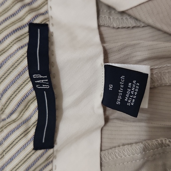 NWT pinstripe Gap shorts, sz 16 - Picture 5 of 8